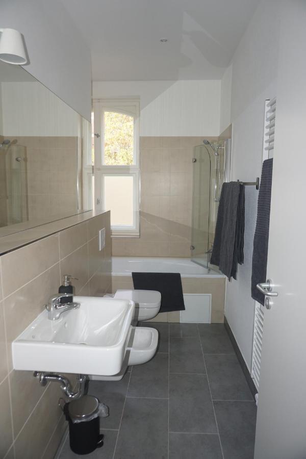 Madflats Hotel-Apartments S-Bahn Friedenau Berlin Exterior photo