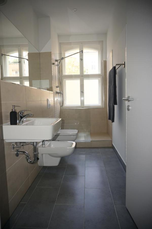Madflats Hotel-Apartments S-Bahn Friedenau Berlin Exterior photo